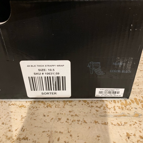 Torrid black thick strap heal with ankle wrap - Picture 6 of 7